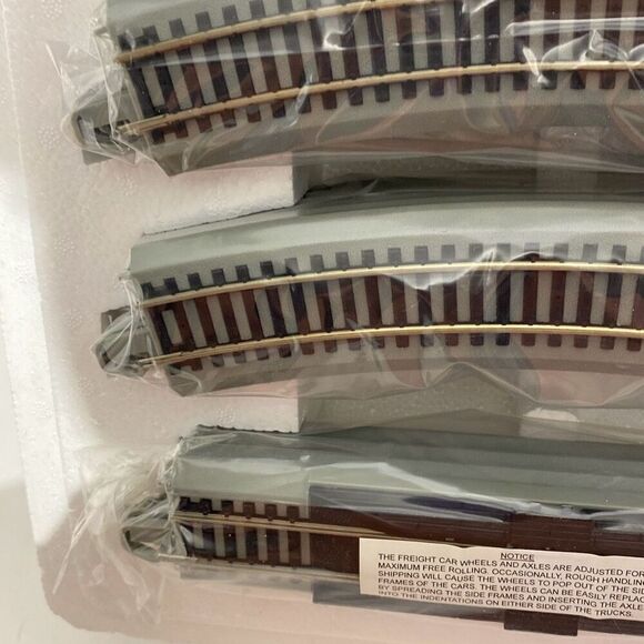 Hawthorne Village Multicolor Thomas Kinkade's Christmas Express Train OS - Picture 7 of 8